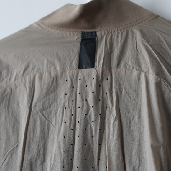 NIKE TECH PACK Jacket - Picture 7 of 8